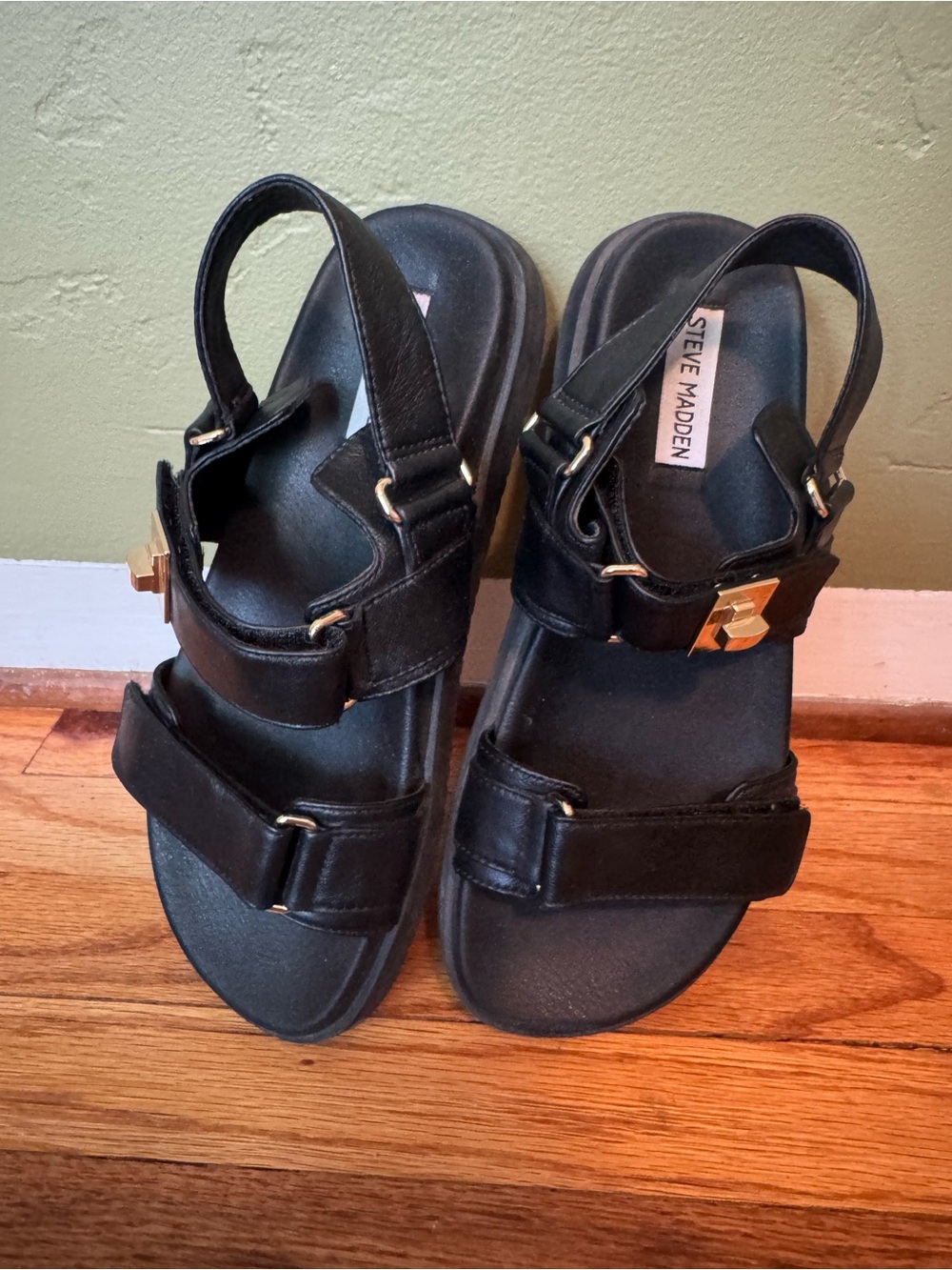 Steve Madden Black Leather Buckle Strap Sandals - Picture 2 of 6